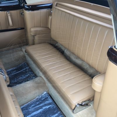 Mercedes Benz 220 S (#9)